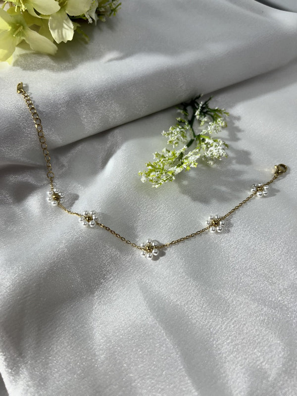Delicate Pearl Blossom Chain Bracelet