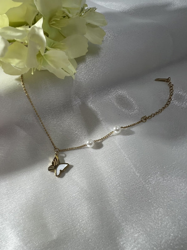 Elegant Butterfly Pearl Bracelet