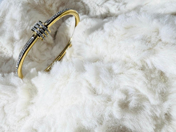 Dazzle Orbit Gold Bangle