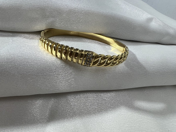 Classic Ribbed Gold Bangle