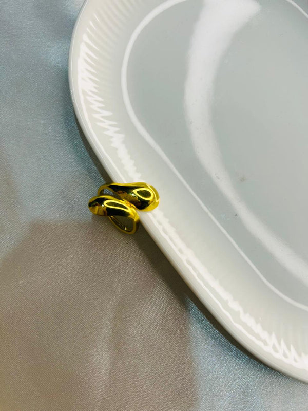 Bold Overlap Gloss Ring