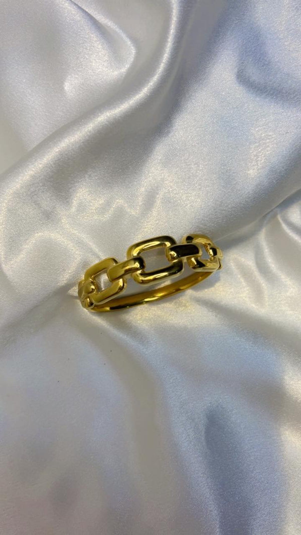 Golden Link Chain Bracelet