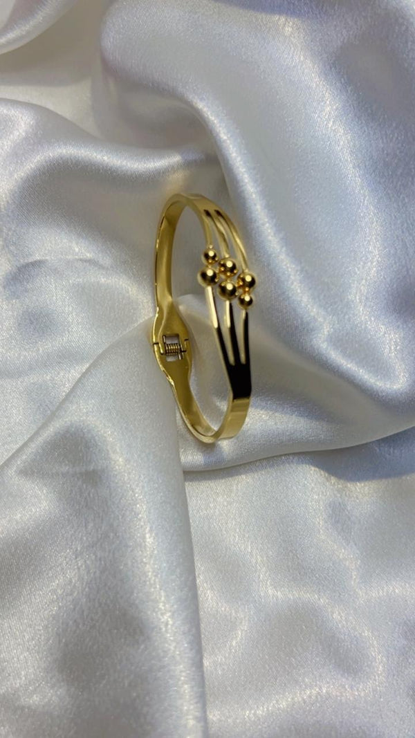 Golden Bloom Minimal Bracelet