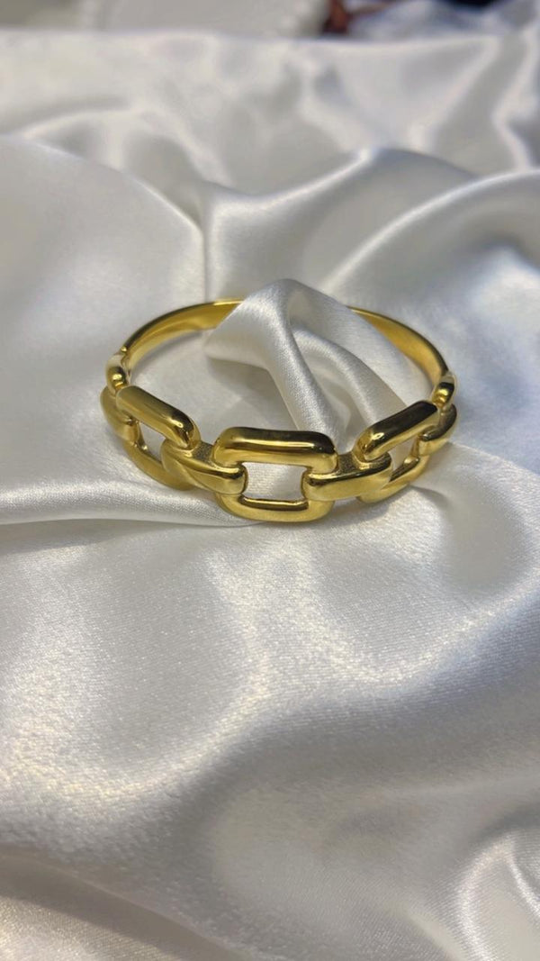 Golden Link Chain Bracelet