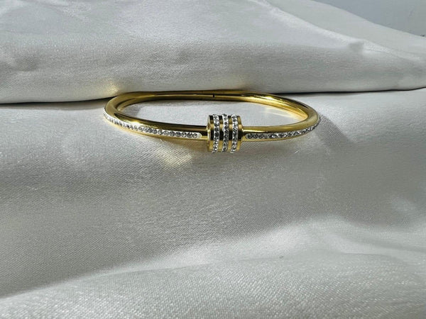 Dazzle Orbit Gold Bangle